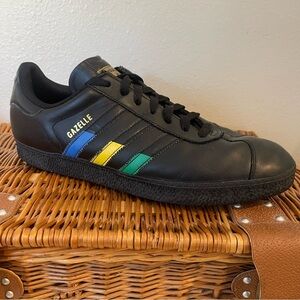Rare Adidas Gazelle Men’s 11.5 Black Leather Tricolor Style G97299
